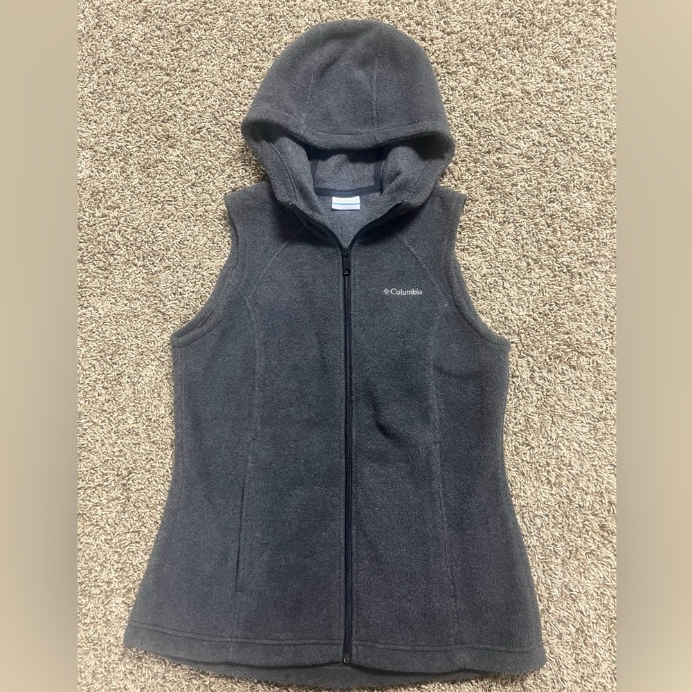 Cute Columbia gray vest size S
